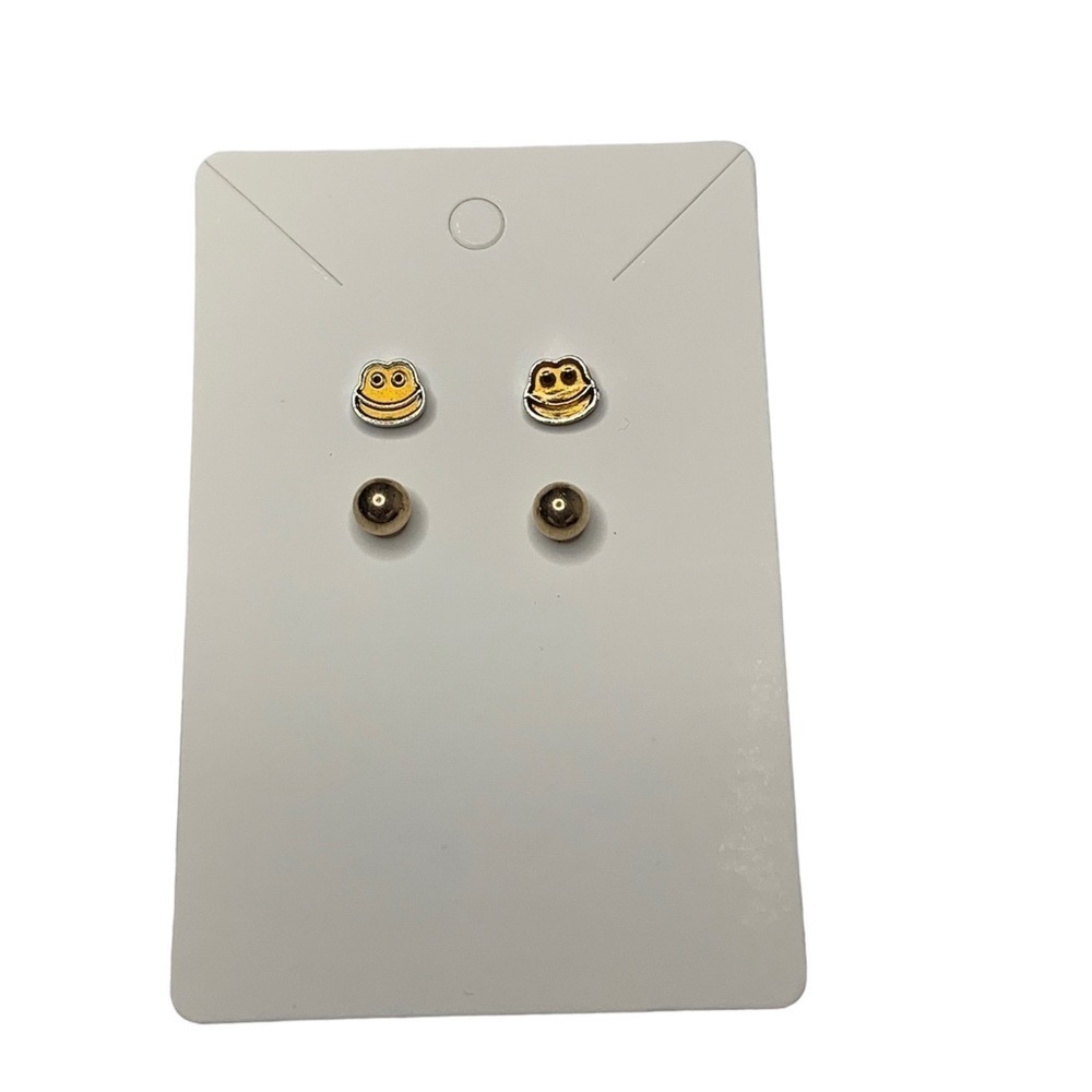 Gold earring set